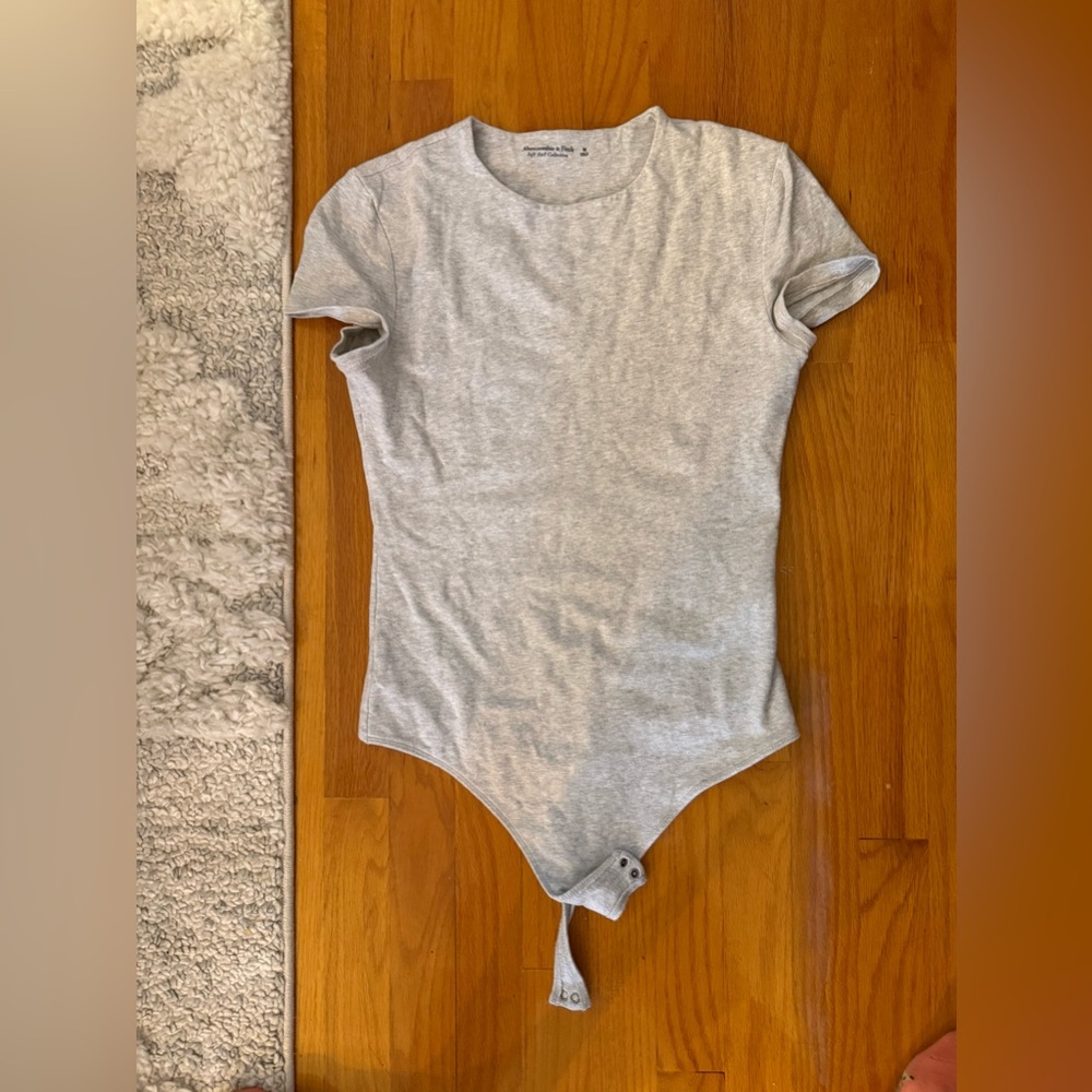 Abercrombie & Fitch Light Heather Gray Short Sleeve Bodysuit